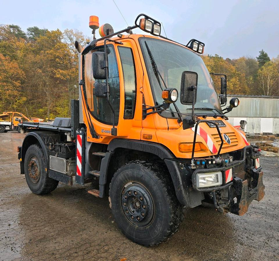 Unimog U400 Bluetec 5 2011 405 Mercedes-Benz U 300 500 423 427 430 527 530 - Komunální/ Speciální technika: obrázek 2 Unimog U400 Bluetec 5 2011 405 Mercedes-Benz U 300 500 423 427 430 527 530 - Komunální/ Speciální technika: obrázek 2