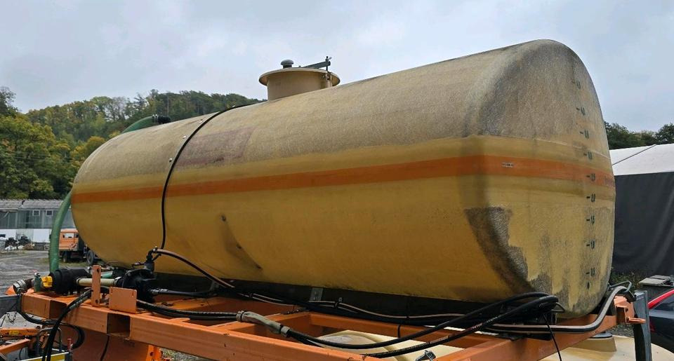 Mulag 5000FL 5m3 Wassertank Speidel Wasserfass für Unimog UGE UGN 405 U300 400 500 427 430 LKW Boschung wassertank Laugentank Bewässerung 5000liter LKW - Cisternový kontejner: obrázek 4 Mulag 5000FL 5m3 Wassertank Speidel Wasserfass für Unimog UGE UGN 405 U300 400 500 427 430 LKW Boschung wassertank Laugentank Bewässerung 5000liter LKW - Cisternový kontejner: obrázek 4