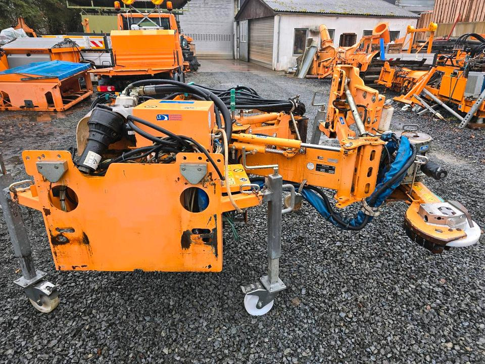 Mulag MRM 300 MLM 200 Leitpfostenmähgerät Randstreifenmäher Böschungsmäher Böschungsmulcher Bankettmäher passend für Unimog 405/10 405/12 UGN UGE U300 U 300 Leitpfostenausmäher - Stranový mulčovač: obrázek 5 Mulag MRM 300 MLM 200 Leitpfostenmähgerät Randstreifenmäher Böschungsmäher Böschungsmulcher Bankettmäher passend für Unimog 405/10 405/12 UGN UGE U300 U 300 Leitpfostenausmäher - Stranový mulčovač: obrázek 5