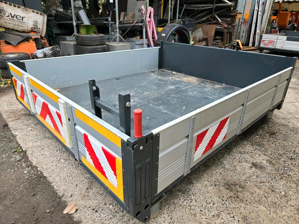Neue Kipperpritsche Pritsche für Unimog 405 U 318 U318 423 430 429 327 435 U 400 300 290 Mercedes-Benz - Sklápěcí nástavba: obrázek 1 Neue Kipperpritsche Pritsche für Unimog 405 U 318 U318 423 430 429 327 435 U 400 300 290 Mercedes-Benz - Sklápěcí nástavba: obrázek 1