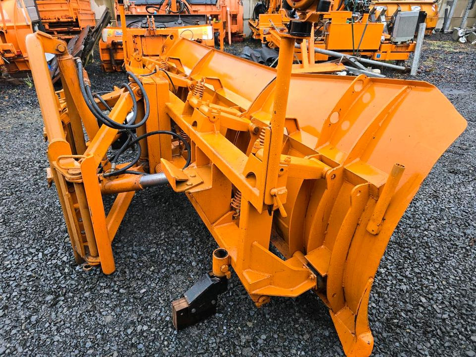 Schmidt MF 2.4 3m. Schneeschieber Schneeschild Winterdienst Räumschild Schneepflug passend für Traktor Unimog 405 UGE UGN Fronthydraulik - Sněžný pluh: obrázek 4 Schmidt MF 2.4 3m. Schneeschieber Schneeschild Winterdienst Räumschild Schneepflug passend für Traktor Unimog 405 UGE UGN Fronthydraulik - Sněžný pluh: obrázek 4