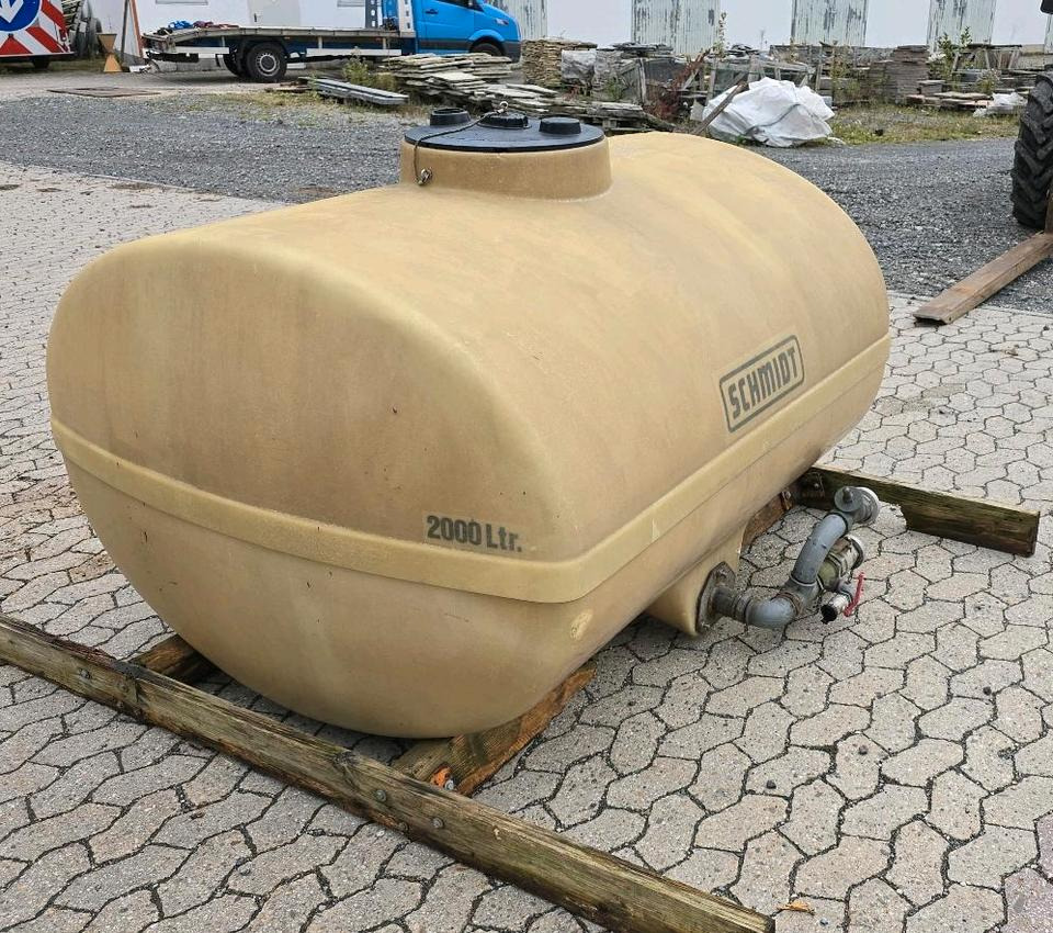 Schmidt Mulag 2m3 Wassertank Wasserfass Speidel für Unimog UGE UGN 405 U300 400 500 427 430 LKW Boschung wassertank Laugentank Bewässerung 5000liter - Cisternový kontejner: obrázek 3 Schmidt Mulag 2m3 Wassertank Wasserfass Speidel für Unimog UGE UGN 405 U300 400 500 427 430 LKW Boschung wassertank Laugentank Bewässerung 5000liter - Cisternový kontejner: obrázek 3