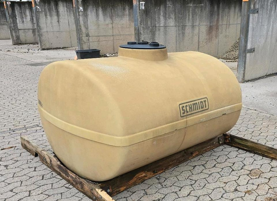 Schmidt Mulag 2m3 Wassertank Wasserfass Speidel für Unimog UGE UGN 405 U300 400 500 427 430 LKW Boschung wassertank Laugentank Bewässerung 5000liter - Cisternový kontejner: obrázek 4 Schmidt Mulag 2m3 Wassertank Wasserfass Speidel für Unimog UGE UGN 405 U300 400 500 427 430 LKW Boschung wassertank Laugentank Bewässerung 5000liter - Cisternový kontejner: obrázek 4