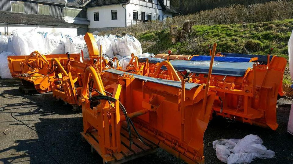 Schneepflug Schmidt Beilhack Winterdienst Schneeschild Unimog - Sněžný pluh: obrázek 1 Schneepflug Schmidt Beilhack Winterdienst Schneeschild Unimog - Sněžný pluh: obrázek 1