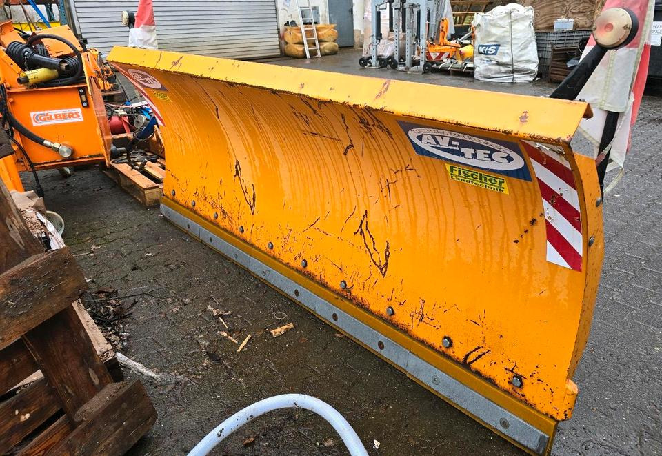 Schneepflug für Schaeff U. Yanmar Radlader Schneeschild Schneeschieber Schmidt Winterdienst - Sněžný pluh: obrázek 4 Schneepflug für Schaeff U. Yanmar Radlader Schneeschild Schneeschieber Schmidt Winterdienst - Sněžný pluh: obrázek 4