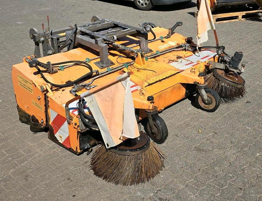 Sobernheimer FKM 2.0 Kehrmaschine Straßenkehrmaschine Frontkehrmaschine Kehrbesen für Radlader Unimog Traktor - Zametač: obrázek 4 Sobernheimer FKM 2.0 Kehrmaschine Straßenkehrmaschine Frontkehrmaschine Kehrbesen für Radlader Unimog Traktor - Zametač: obrázek 4