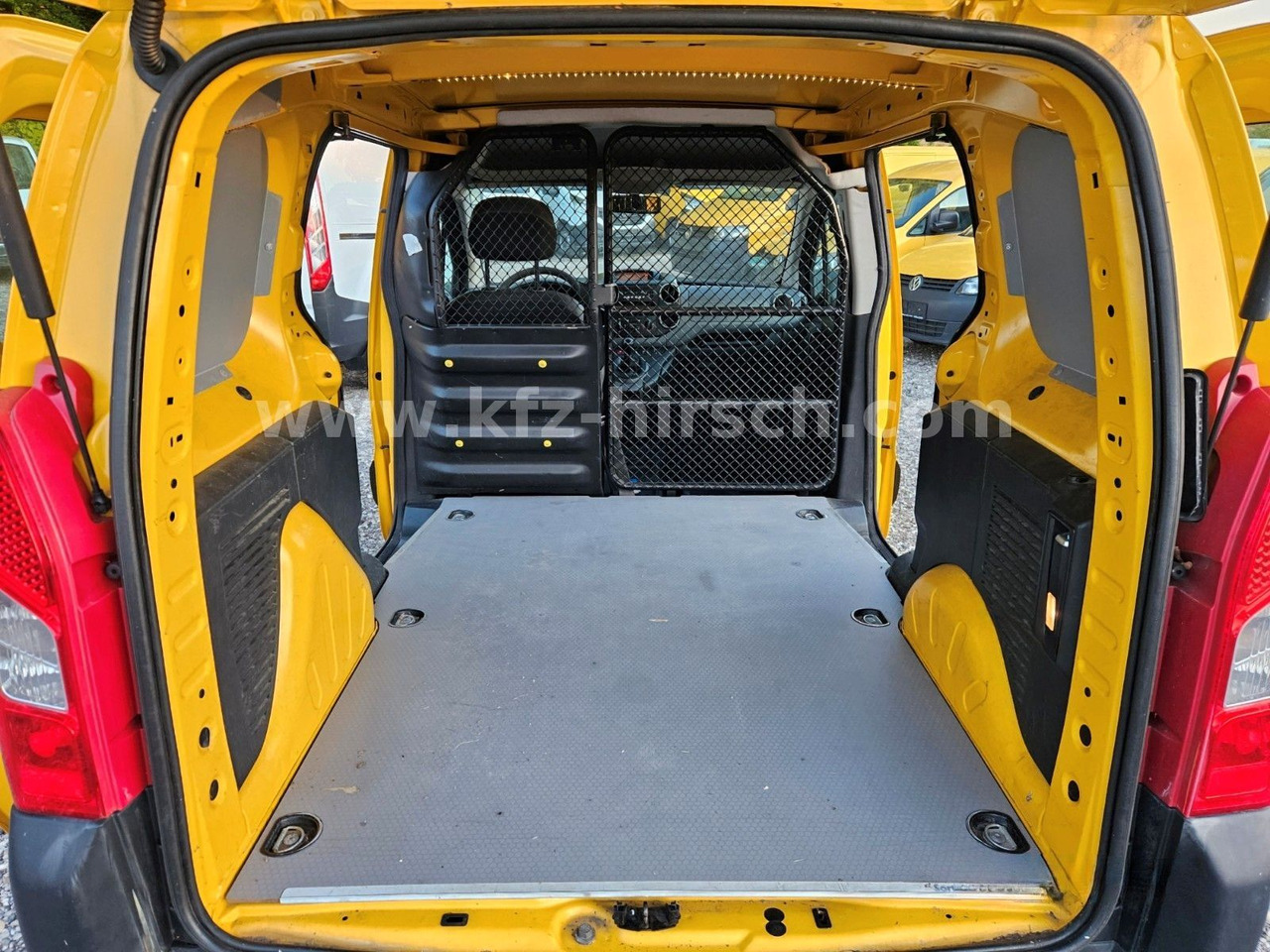 Citroën Berlingo 75 Hdi EURO5 , 2xSchiebetüre, 1.Hand, - Mikrobus: obrázek 5 Citroën Berlingo 75 Hdi EURO5 , 2xSchiebetüre, 1.Hand, - Mikrobus: obrázek 5