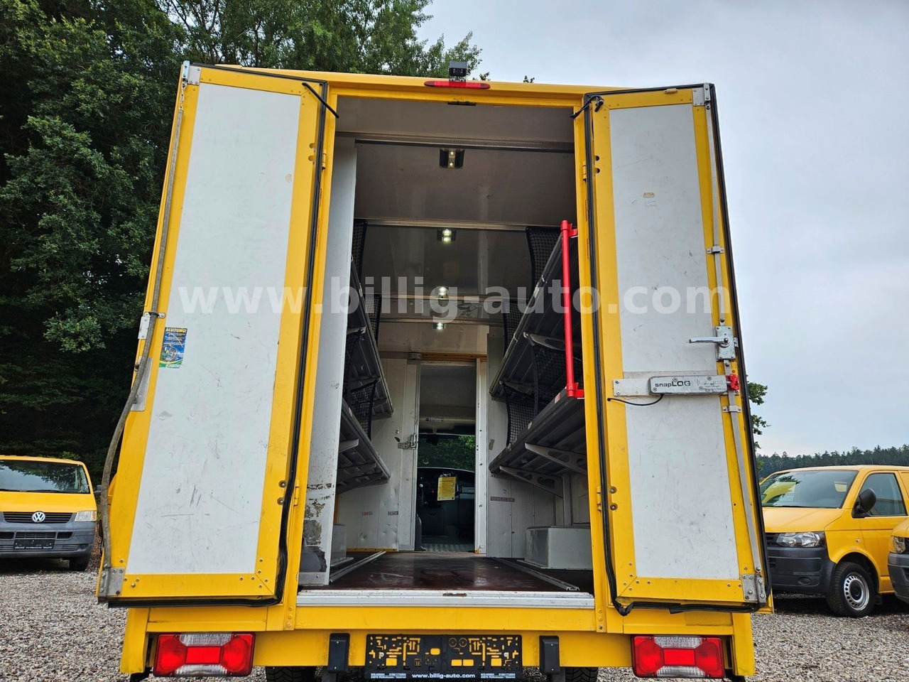 Iveco Daily 1.Hand*EU4* Regale Integralkoffer DHL POST - Pojízdná prodejna: obrázek 5 Iveco Daily 1.Hand*EU4* Regale Integralkoffer DHL POST - Pojízdná prodejna: obrázek 5