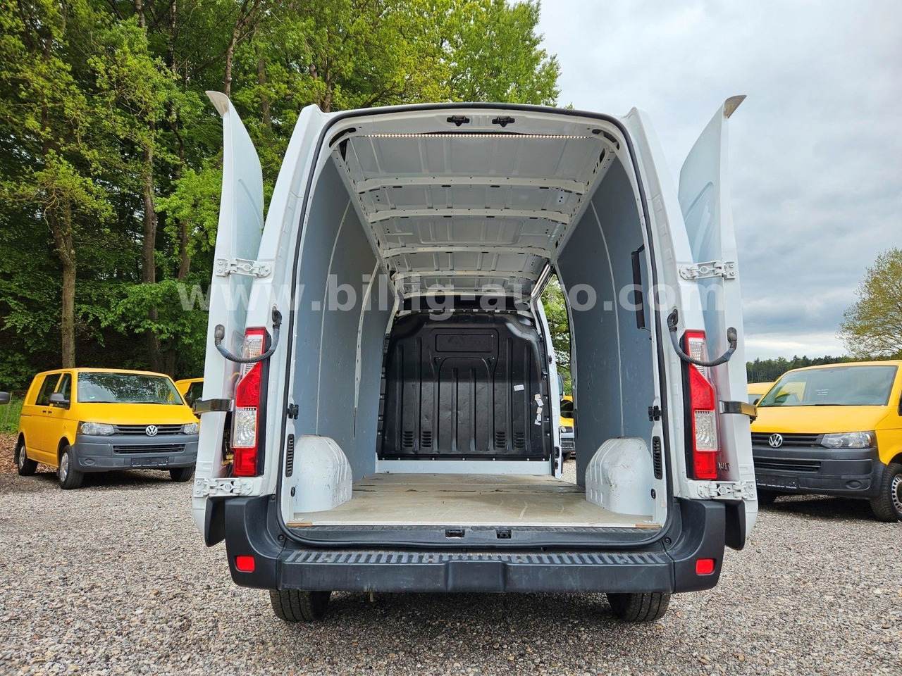 Renault Master EURO 6 *Klima*EU6*Bluetooth*Kamera*MAXI - Mikrobus: obrázek 5 Renault Master EURO 6 *Klima*EU6*Bluetooth*Kamera*MAXI - Mikrobus: obrázek 5