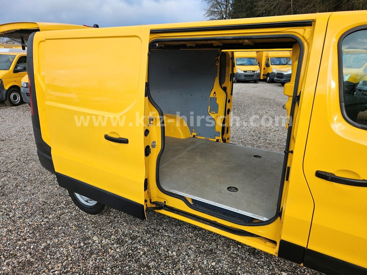 Renault Trafic Kasten L2H1 Maxi Lang Kamera 1.Hand LED - Mikrobus: obrázek 5 Renault Trafic Kasten L2H1 Maxi Lang Kamera 1.Hand LED - Mikrobus: obrázek 5