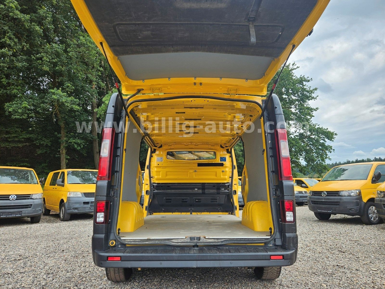 Renault Trafic L2H1 MAXI LANG 2xSCHIEBETÜR LED Kamera E6 - Malá dodávka: obrázek 3 Renault Trafic L2H1 MAXI LANG 2xSCHIEBETÜR LED Kamera E6 - Malá dodávka: obrázek 3