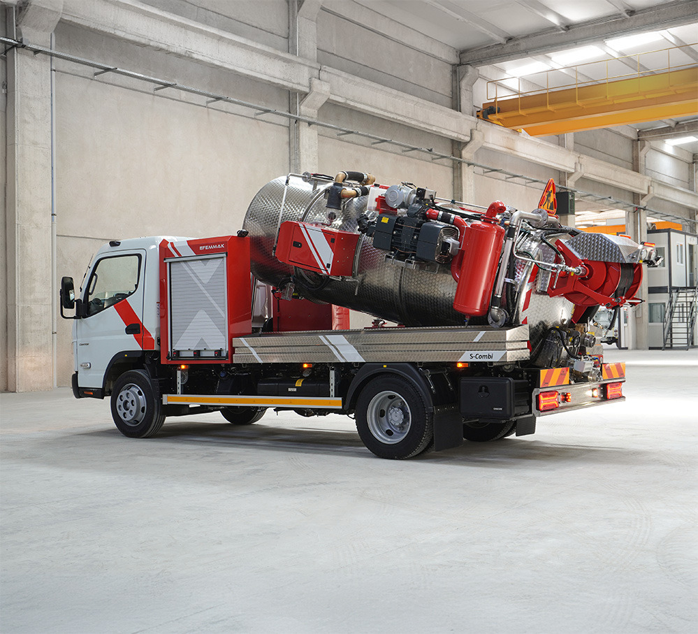 EFEMMAK S-Combi Combined Sewer Jetting And Vacuum Vehicle - Čistič odpadových jam: obrázek 5 EFEMMAK S-Combi Combined Sewer Jetting And Vacuum Vehicle - Čistič odpadových jam: obrázek 5