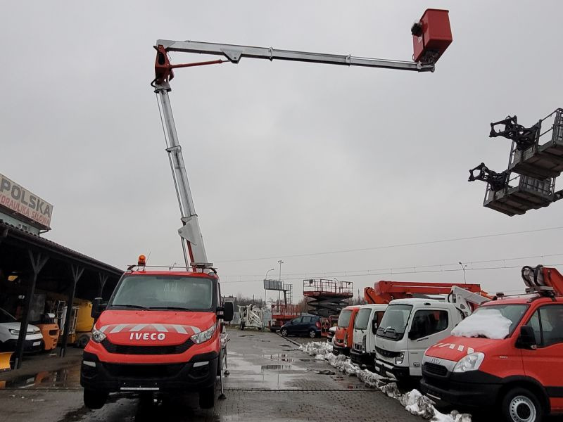Autoplošina Iveco Iveco Daily 35S11 podnośnik koszowy 20 m Multitel MX200: obrázek 13 Autoplošina Iveco Iveco Daily 35S11 podnośnik koszowy 20 m Multitel MX200: obrázek 13
