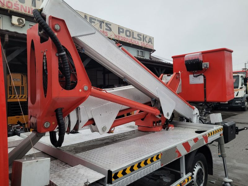 Autoplošina Iveco Iveco Daily 35S11 podnośnik koszowy 20 m Multitel MX200: obrázek 9 Autoplošina Iveco Iveco Daily 35S11 podnośnik koszowy 20 m Multitel MX200: obrázek 9