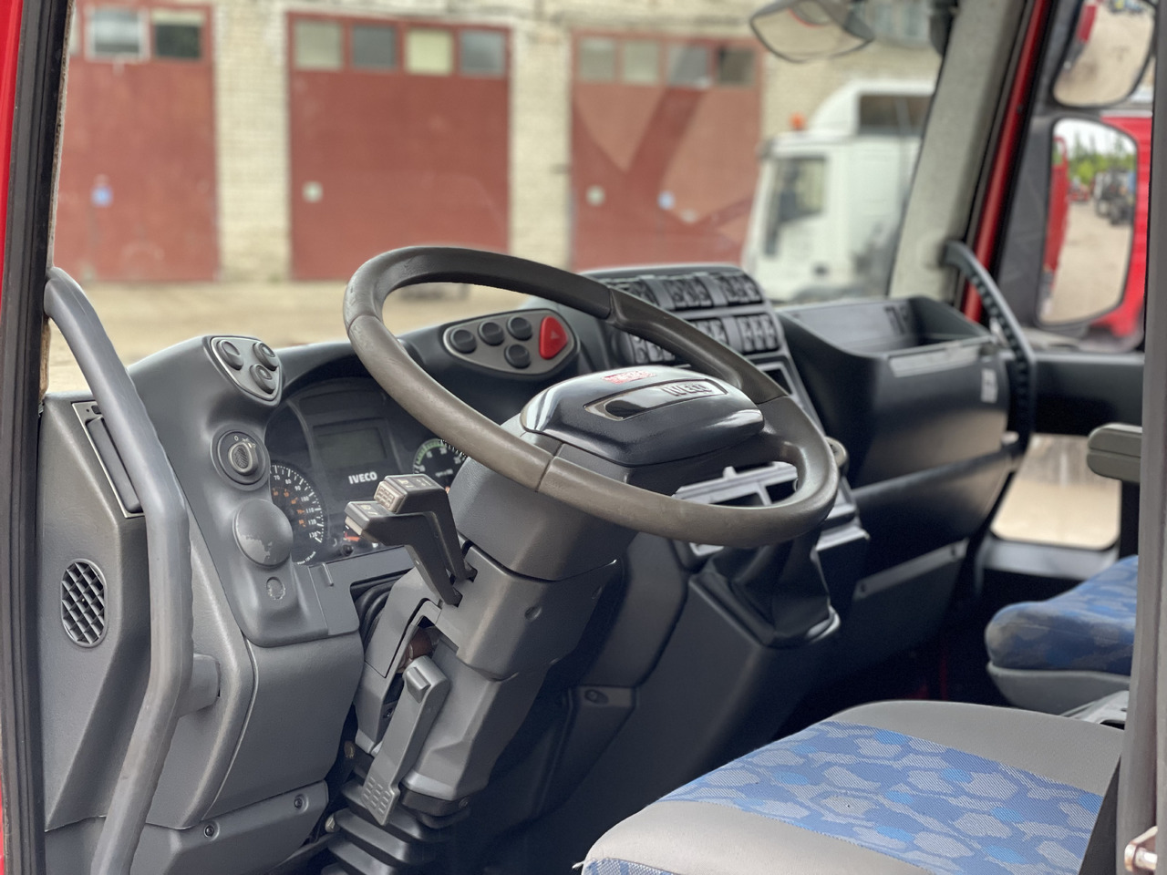 Auto s hydraulickou rukou IVECO EUROCARGO: obrázek 13