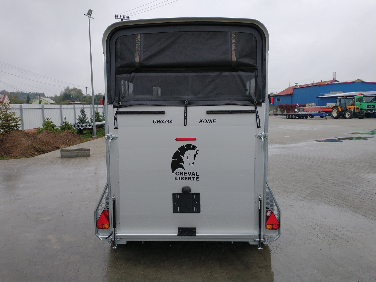 Cheval Liberté Touring Country + Siodlarnia, Debon - Přepravník na koně: obrázek 4 Cheval Liberté Touring Country + Siodlarnia, Debon - Přepravník na koně: obrázek 4