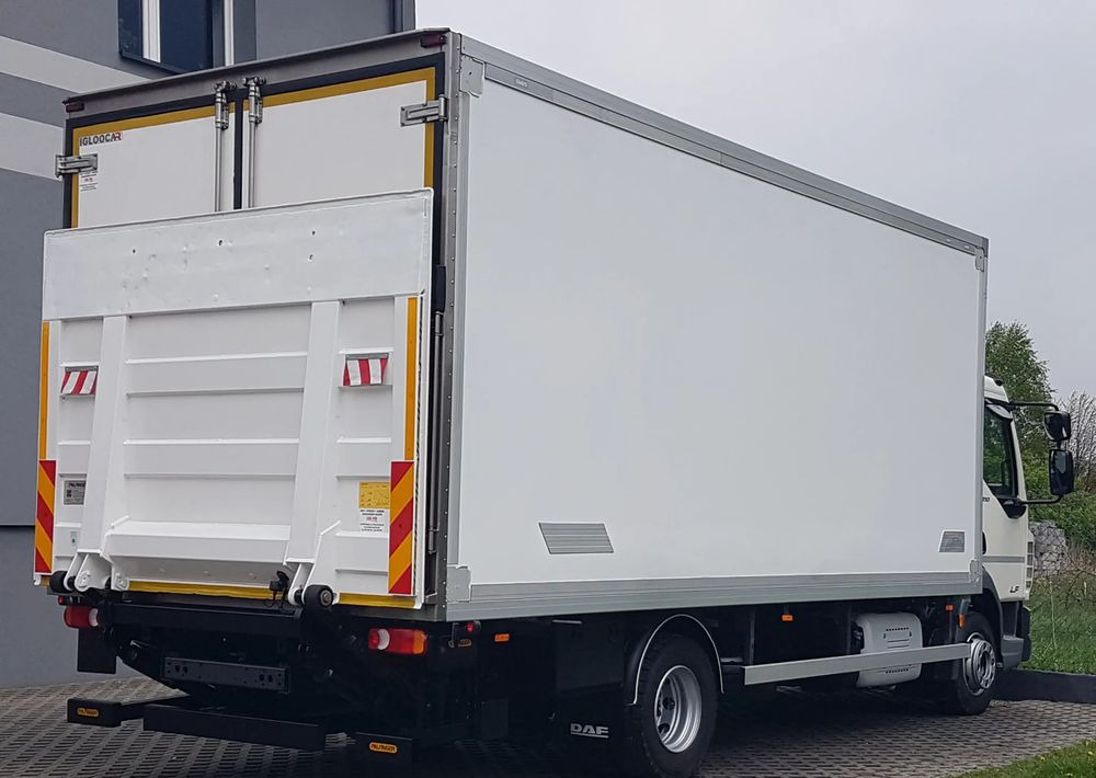DAF 12T LF 210 WINDA CHŁODNIA 14EP 5,79x2,48x2,29 KLIMA AGREGAT - Chladírenský nákladní automobil: obrázek 4 DAF 12T LF 210 WINDA CHŁODNIA 14EP 5,79x2,48x2,29 KLIMA AGREGAT - Chladírenský nákladní automobil: obrázek 4