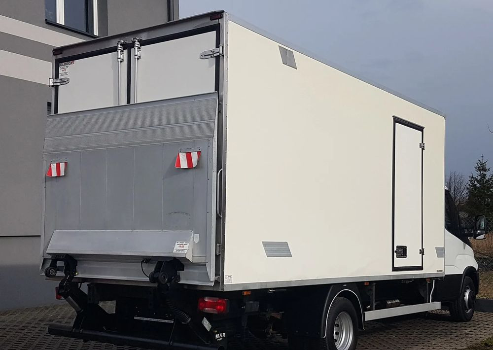 Iveco Daily 70-170 WINDA CHŁODNIA 10EP AGREGAT IZOTERMA - Chladírenský nákladní automobil: obrázek 4 Iveco Daily 70-170 WINDA CHŁODNIA 10EP AGREGAT IZOTERMA - Chladírenský nákladní automobil: obrázek 4