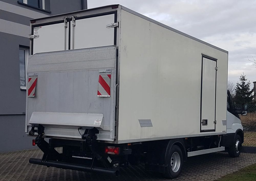Iveco Daily 70-170 WINDA CHŁODNIA 10EP AGREGAT IZOTERMA - Chladírenský nákladní automobil: obrázek 4 Iveco Daily 70-170 WINDA CHŁODNIA 10EP AGREGAT IZOTERMA - Chladírenský nákladní automobil: obrázek 4