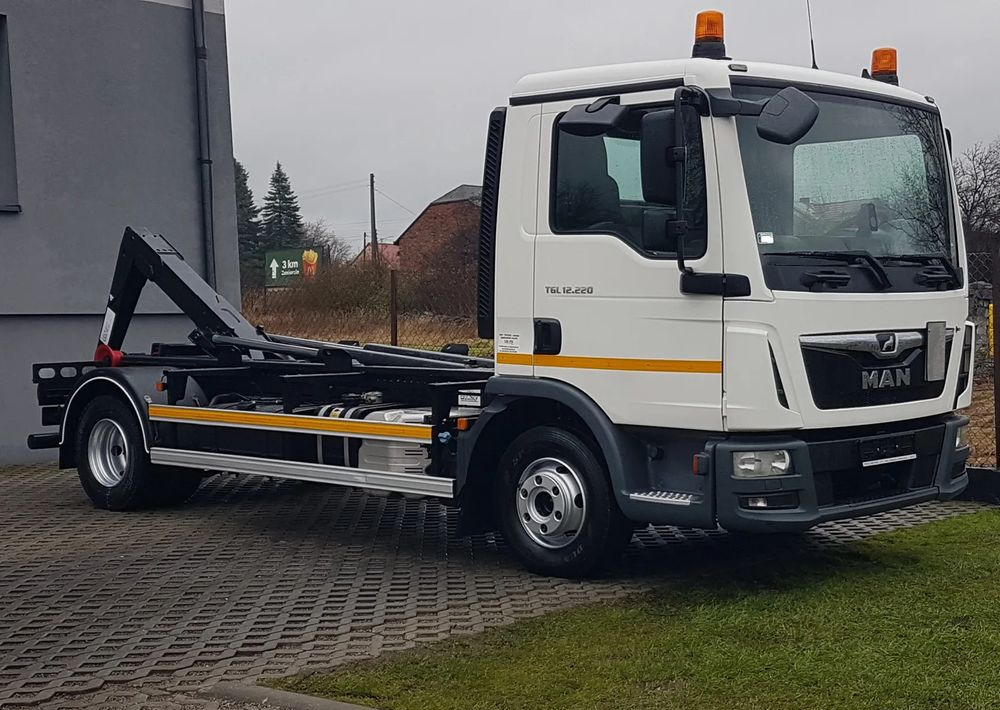 MAN TGL 12.220 HAKOWIEC 4x2 KLIMA DO KONTENERÓW MANUAL - Hákový nosič kontejnerů: obrázek 5 MAN TGL 12.220 HAKOWIEC 4x2 KLIMA DO KONTENERÓW MANUAL - Hákový nosič kontejnerů: obrázek 5