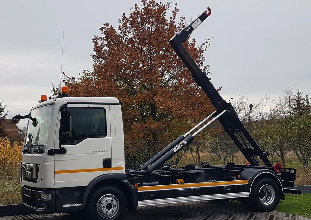 MAN TGL 12.220 HAKOWIEC 4x2 KLIMA HAKOWIEC DO KONTENERÓW - Hákový nosič kontejnerů: obrázek 2 MAN TGL 12.220 HAKOWIEC 4x2 KLIMA HAKOWIEC DO KONTENERÓW - Hákový nosič kontejnerů: obrázek 2