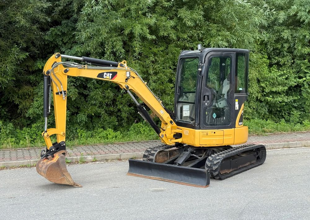 Caterpillar Minikoparka * CAT 303.5 E CR * Sprowadzona ! * Bardzo Dobry Stan * Minikoparka - Pásové rýpadlo: obrázek 1 Caterpillar Minikoparka * CAT 303.5 E CR * Sprowadzona ! * Bardzo Dobry Stan * Minikoparka - Pásové rýpadlo: obrázek 1