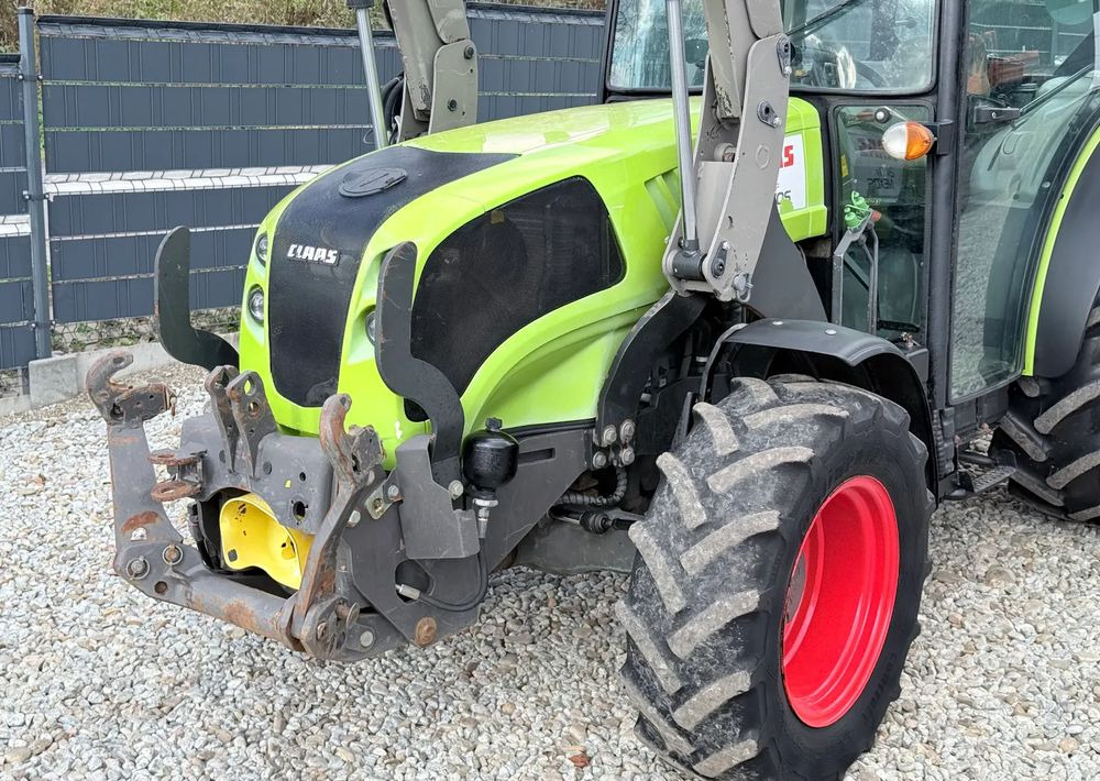 Claas * Ciągnik Traktor CLAAS 240 F NEXOS * 4x4 * Sadowniczy * Tur MX F304 * TUZ * Wałek WOM - Traktor: obrázek 4 Claas * Ciągnik Traktor CLAAS 240 F NEXOS * 4x4 * Sadowniczy * Tur MX F304 * TUZ * Wałek WOM - Traktor: obrázek 4