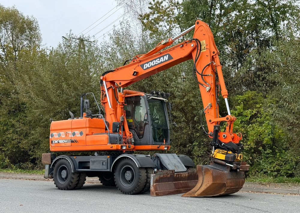 Doosan * DOOSAN DX160W *ROTOTILT* GPS 2D Leica * Sprowadzona * Stan Perfekcyjny * Koparka Kołowa * - Kolesové rýpadlo: obrázek 2 Doosan * DOOSAN DX160W *ROTOTILT* GPS 2D Leica * Sprowadzona * Stan Perfekcyjny * Koparka Kołowa * - Kolesové rýpadlo: obrázek 2