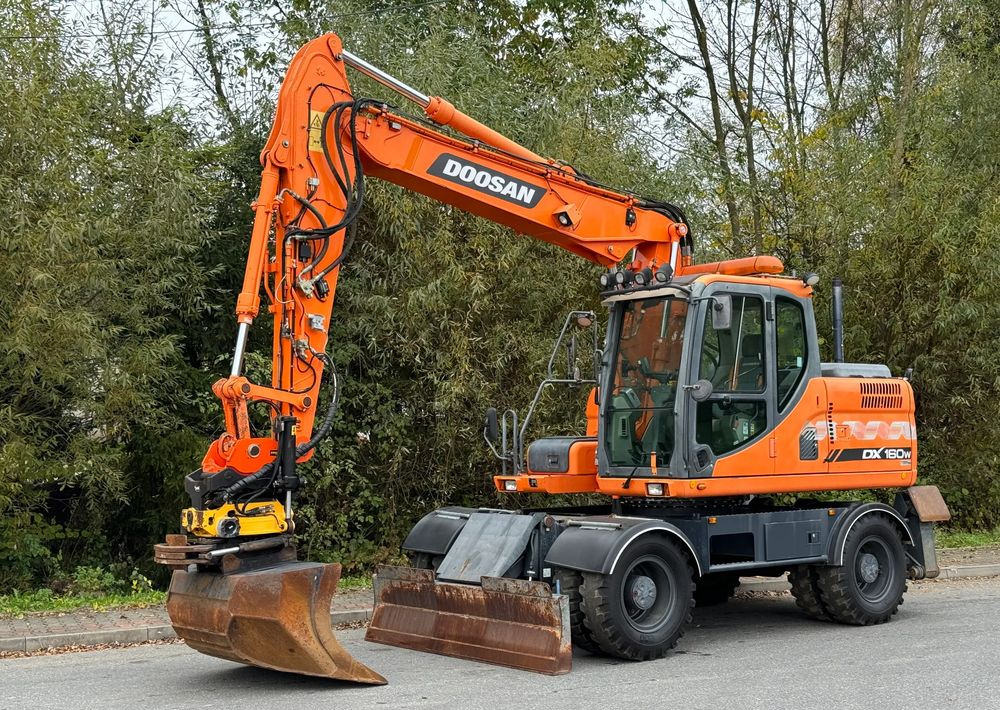 Doosan * DOOSAN DX160W *ROTOTILT* GPS 2D Leica * Sprowadzona * Stan Perfekcyjny * Koparka Kołowa * - Kolesové rýpadlo: obrázek 1 Doosan * DOOSAN DX160W *ROTOTILT* GPS 2D Leica * Sprowadzona * Stan Perfekcyjny * Koparka Kołowa * - Kolesové rýpadlo: obrázek 1