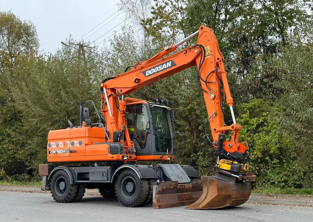 Doosan * DOOSAN DX160W *ROTOTILT* GPS 2D Leica * Sprowadzona * Stan Perfekcyjny * Koparka Kołowa * - Kolesové rýpadlo: obrázek 2 Doosan * DOOSAN DX160W *ROTOTILT* GPS 2D Leica * Sprowadzona * Stan Perfekcyjny * Koparka Kołowa * - Kolesové rýpadlo: obrázek 2