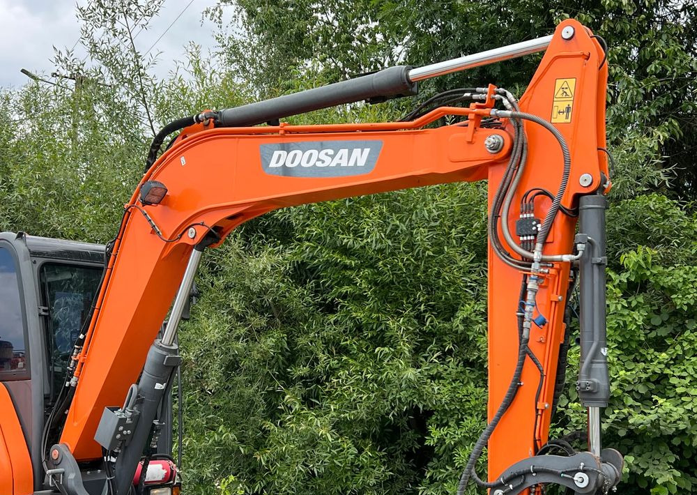 Doosan DOOSAN DX57W *ROTOTILT* 2200 Motogodzin * Jak Nowa * Sprowadzona * Stan Perfekcyjny - Kolesové rýpadlo: obrázek 4 Doosan DOOSAN DX57W *ROTOTILT* 2200 Motogodzin * Jak Nowa * Sprowadzona * Stan Perfekcyjny - Kolesové rýpadlo: obrázek 4