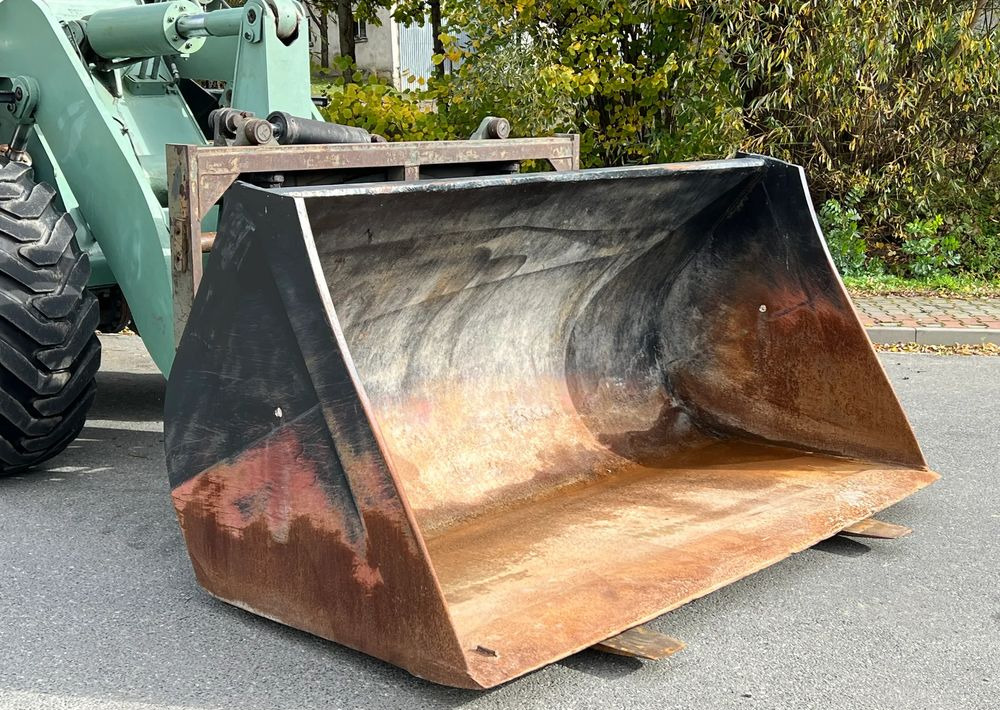 Komatsu Ładowarka KOMATSU 540 EX-army Widły Łyżka Bardzo Dobry Stan ( CAT JCB Liebherr ) - Kolový nakladač: obrázek 4 Komatsu Ładowarka KOMATSU 540 EX-army Widły Łyżka Bardzo Dobry Stan ( CAT JCB Liebherr ) - Kolový nakladač: obrázek 4