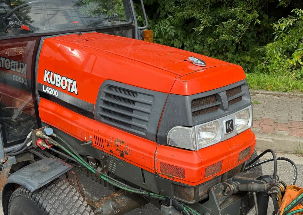 Kubota * Traktor KUBOTA L4200 * 4x4 * Pług Piaskarka * Wałek Przód Tył * Sprowadzony* Zimowe Utrzymanie - Traktor: obrázek 5 Kubota * Traktor KUBOTA L4200 * 4x4 * Pług Piaskarka * Wałek Przód Tył * Sprowadzony* Zimowe Utrzymanie - Traktor: obrázek 5