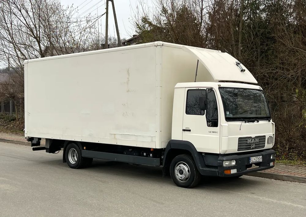 MAN MAN 8-180 KONTENER WINDA ZAŁADOWCZA - Skříňový nákladní auto: obrázek 2 MAN MAN 8-180 KONTENER WINDA ZAŁADOWCZA - Skříňový nákladní auto: obrázek 2