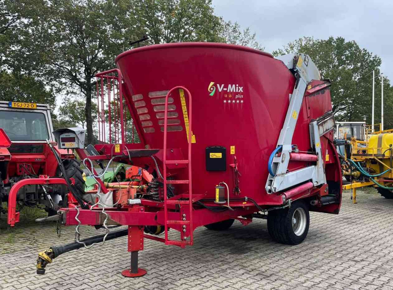BVL V-Mix 12 LS Voermengwagen Voermachines - Krmný míchací vůz: obrázek 1 BVL V-Mix 12 LS Voermengwagen Voermachines - Krmný míchací vůz: obrázek 1