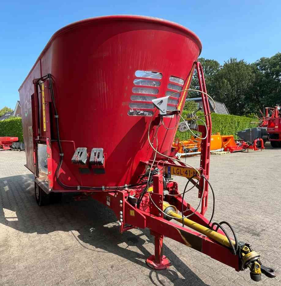 BVL V-Mix 24-2S Voermengwagen voermachines - Krmný míchací vůz: obrázek 4 BVL V-Mix 24-2S Voermengwagen voermachines - Krmný míchací vůz: obrázek 4