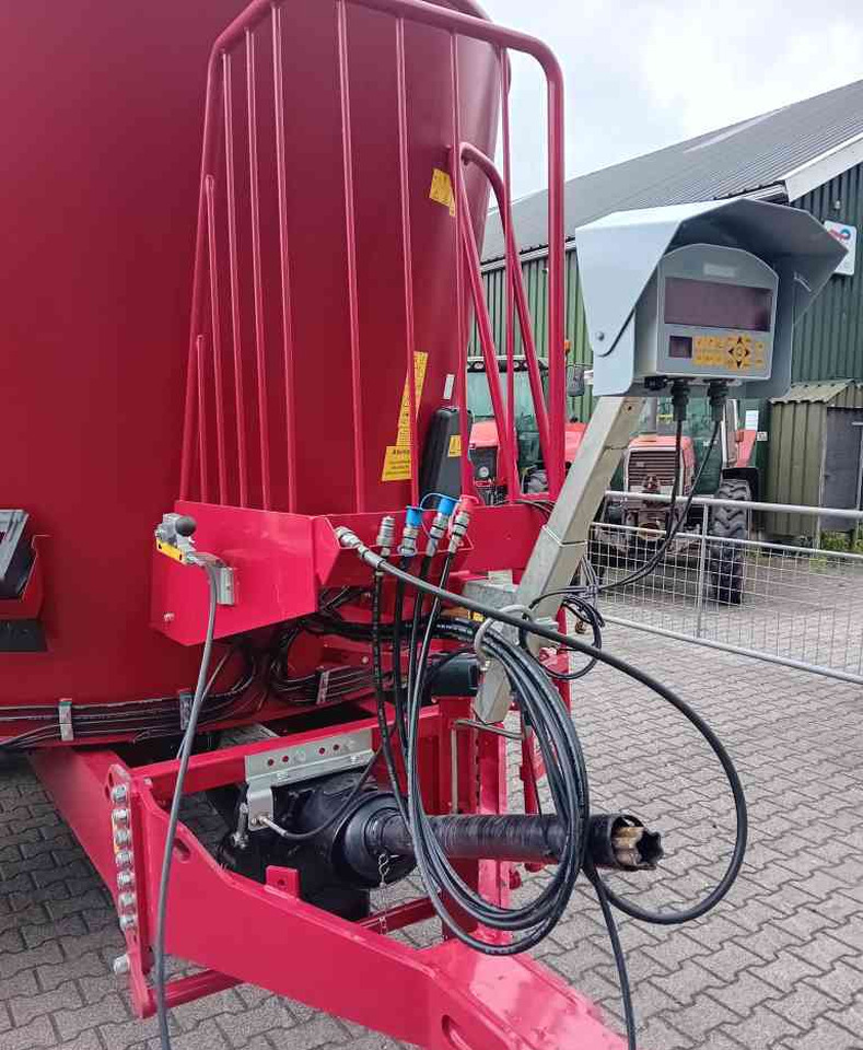 BVL V-Mix Plus 22-2S Voermengwagen Voermachines - Krmný míchací vůz: obrázek 4 BVL V-Mix Plus 22-2S Voermengwagen Voermachines - Krmný míchací vůz: obrázek 4