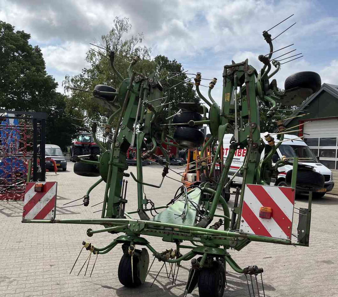 Krone KW 8.80/8 Schudder Tedder Kreiselheuer weidebouwmachines - Obraceč/ Shrnovač: obrázek 4 Krone KW 8.80/8 Schudder Tedder Kreiselheuer weidebouwmachines - Obraceč/ Shrnovač: obrázek 4