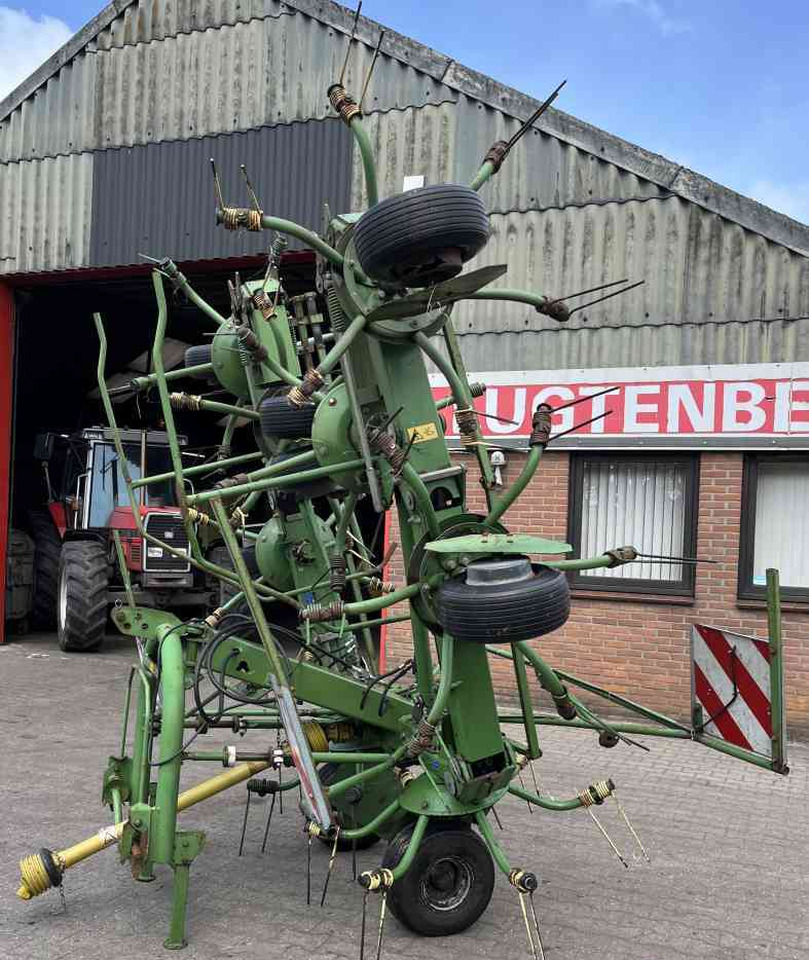 Krone KW 8.80/8 Schudder Tedder Kreiselheuer weidebouwmachines - Obraceč/ Shrnovač: obrázek 3 Krone KW 8.80/8 Schudder Tedder Kreiselheuer weidebouwmachines - Obraceč/ Shrnovač: obrázek 3