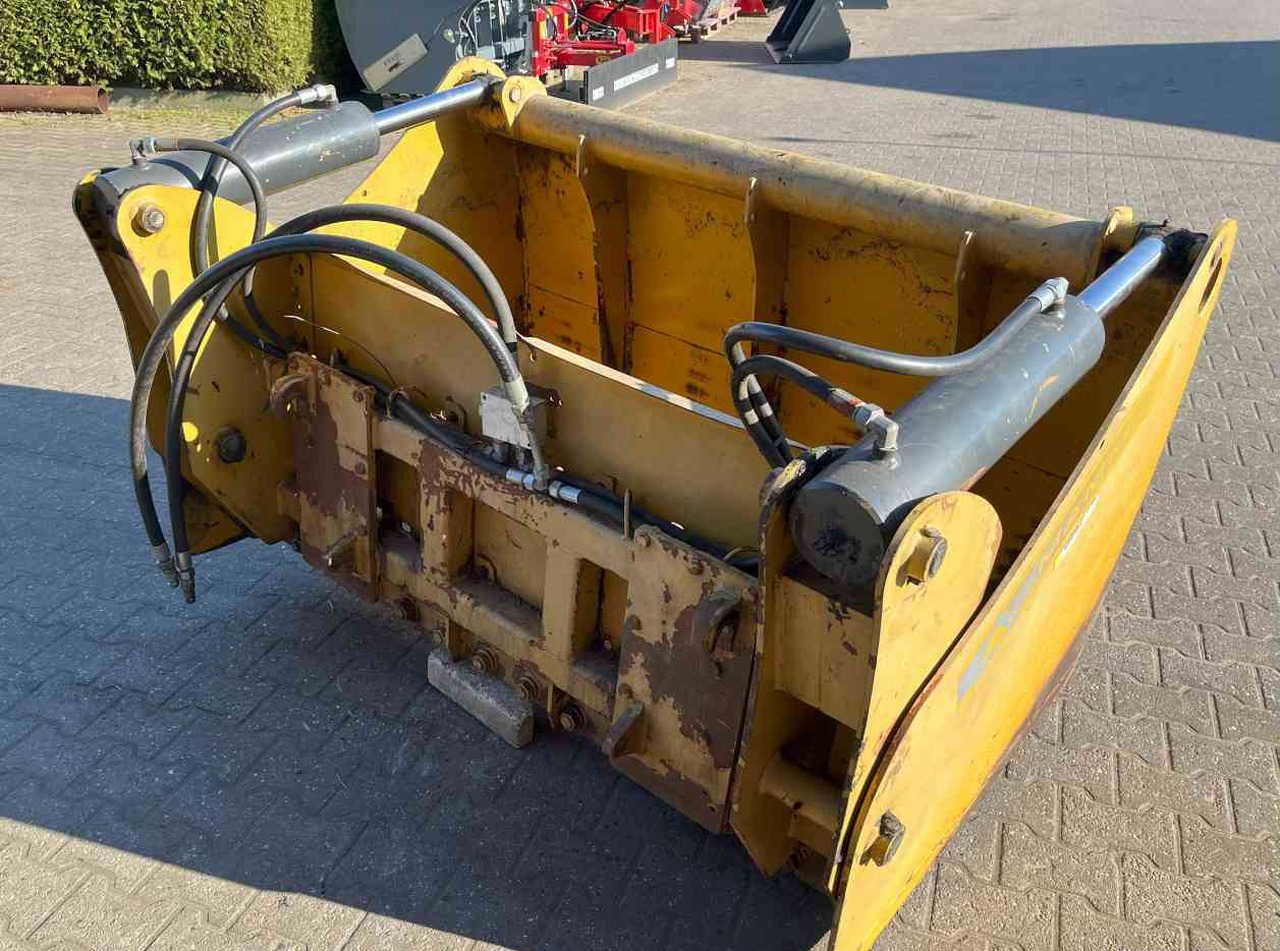 Mammut Kuilhapper Euro aansluiting voermachines - Technika na siláž: obrázek 5 Mammut Kuilhapper Euro aansluiting voermachines - Technika na siláž: obrázek 5