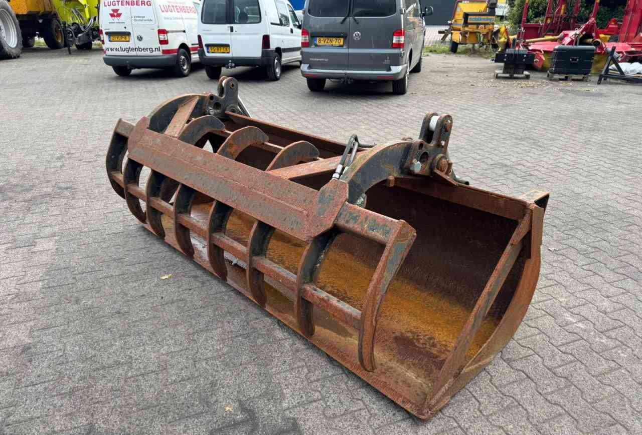 Manitou 240 pelikaanbak kuilbak mestbak - Technika na siláž: obrázek 1 Manitou 240 pelikaanbak kuilbak mestbak - Technika na siláž: obrázek 1