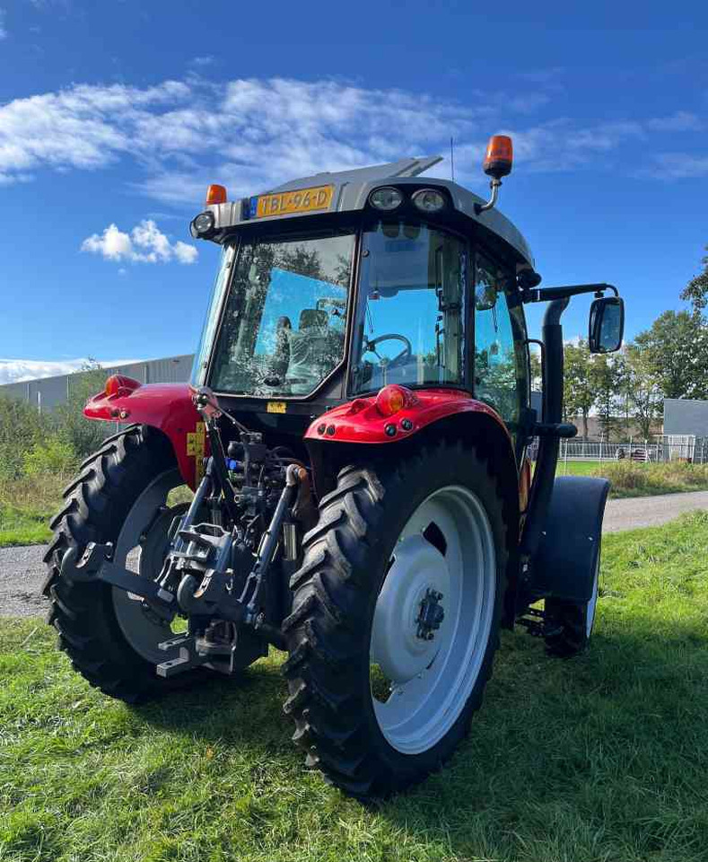 Massey Ferguson 5609 Dyna-4 Essential - Traktor: obrázek 4 Massey Ferguson 5609 Dyna-4 Essential - Traktor: obrázek 4