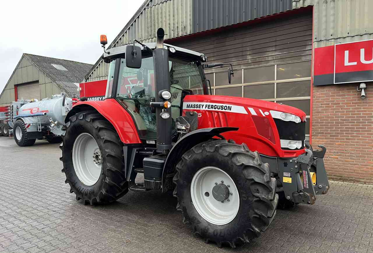 Massey Ferguson 7715 Dyna-6 Efficient Tractoren - Traktor: obrázek 2 Massey Ferguson 7715 Dyna-6 Efficient Tractoren - Traktor: obrázek 2
