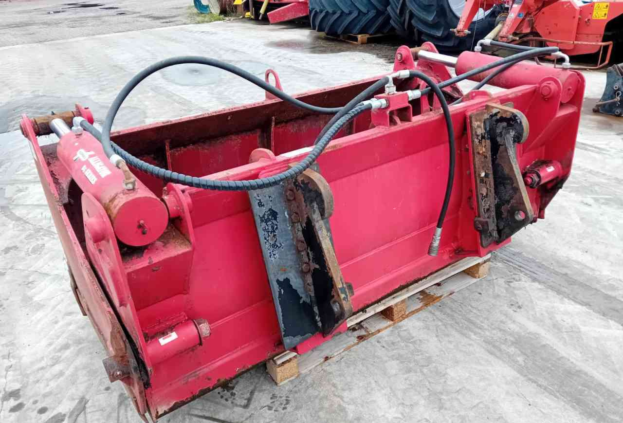 Redrock Allround 85-200 kuilhapper Volvo L30 aansl. voermachines - Technika na siláž: obrázek 4 Redrock Allround 85-200 kuilhapper Volvo L30 aansl. voermachines - Technika na siláž: obrázek 4