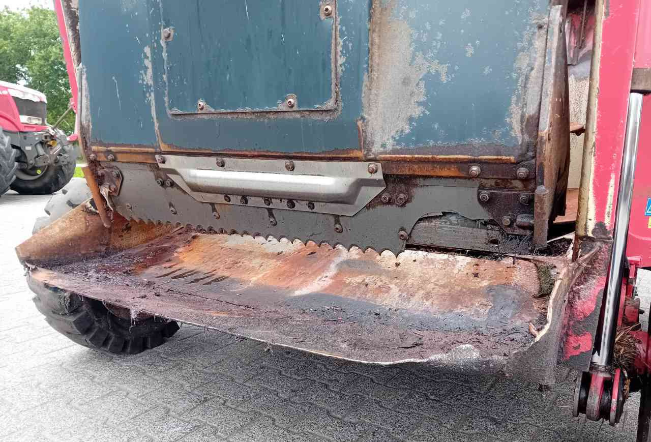Trioliet Gigant 900 voermengwagen - Krmný míchací vůz: obrázek 4 Trioliet Gigant 900 voermengwagen - Krmný míchací vůz: obrázek 4