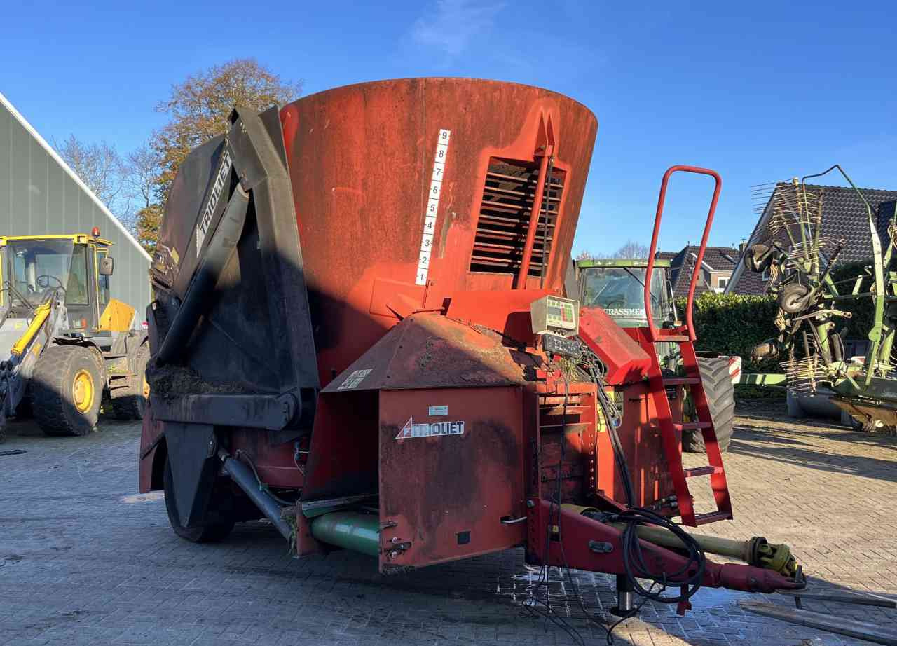 Trioliet Triomix 1200 zelfladende voermengwagen voermachines - Krmný míchací vůz: obrázek 1 Trioliet Triomix 1200 zelfladende voermengwagen voermachines - Krmný míchací vůz: obrázek 1