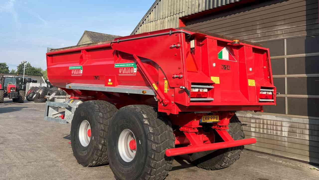 Vaia N/24 Kipper, dumper, zandkipper, gronddumper, landbouwtransport - Zemědělský sklápěcí přívěs: obrázek 4 Vaia N/24 Kipper, dumper, zandkipper, gronddumper, landbouwtransport - Zemědělský sklápěcí přívěs: obrázek 4