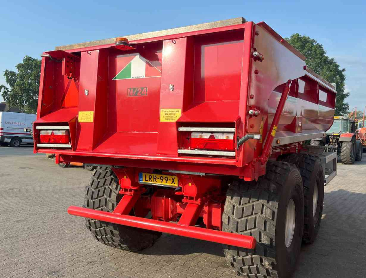 Vaia N/24 Kipper, dumper, zandkipper, gronddumper, landbouwtransport - Zemědělský sklápěcí přívěs: obrázek 5 Vaia N/24 Kipper, dumper, zandkipper, gronddumper, landbouwtransport - Zemědělský sklápěcí přívěs: obrázek 5