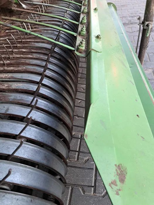Krone 1250 Round Pack - Lis na válcové balíky: obrázek 3 Krone 1250 Round Pack - Lis na válcové balíky: obrázek 3