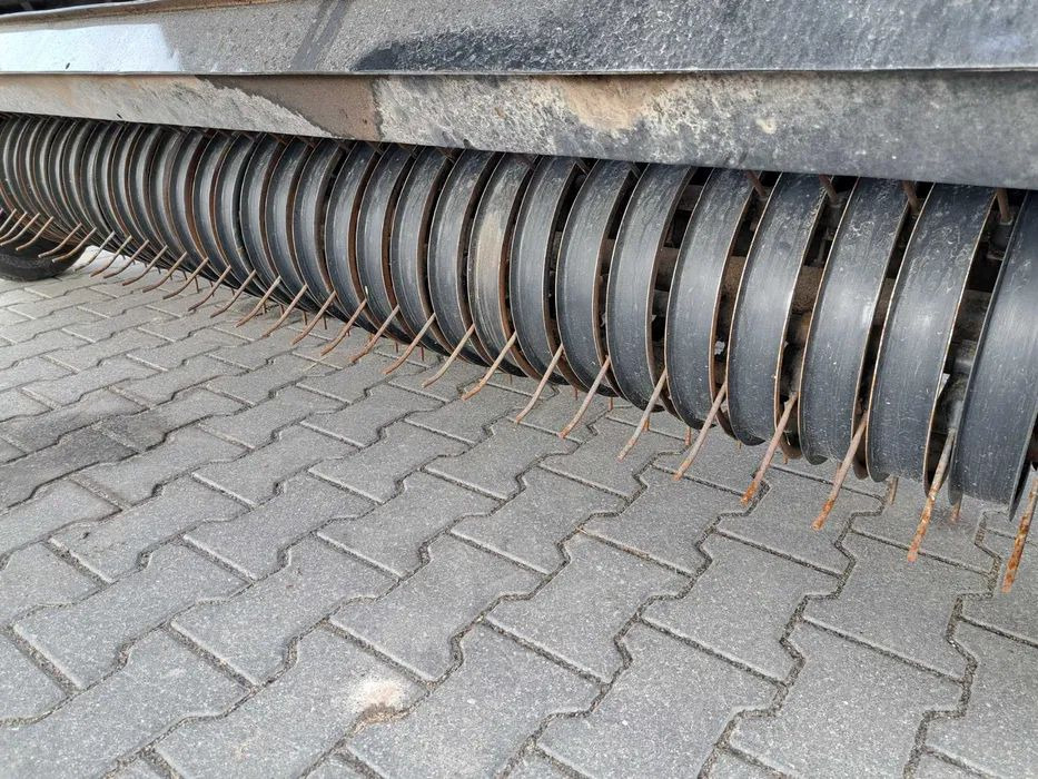 New Holland roll-belt 150 cropcutter - Lis na válcové balíky: obrázek 4 New Holland roll-belt 150 cropcutter - Lis na válcové balíky: obrázek 4